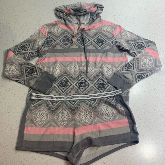 Victoria's Secret Other - Victoria’s Secret hooded shirt & shorts pajama set